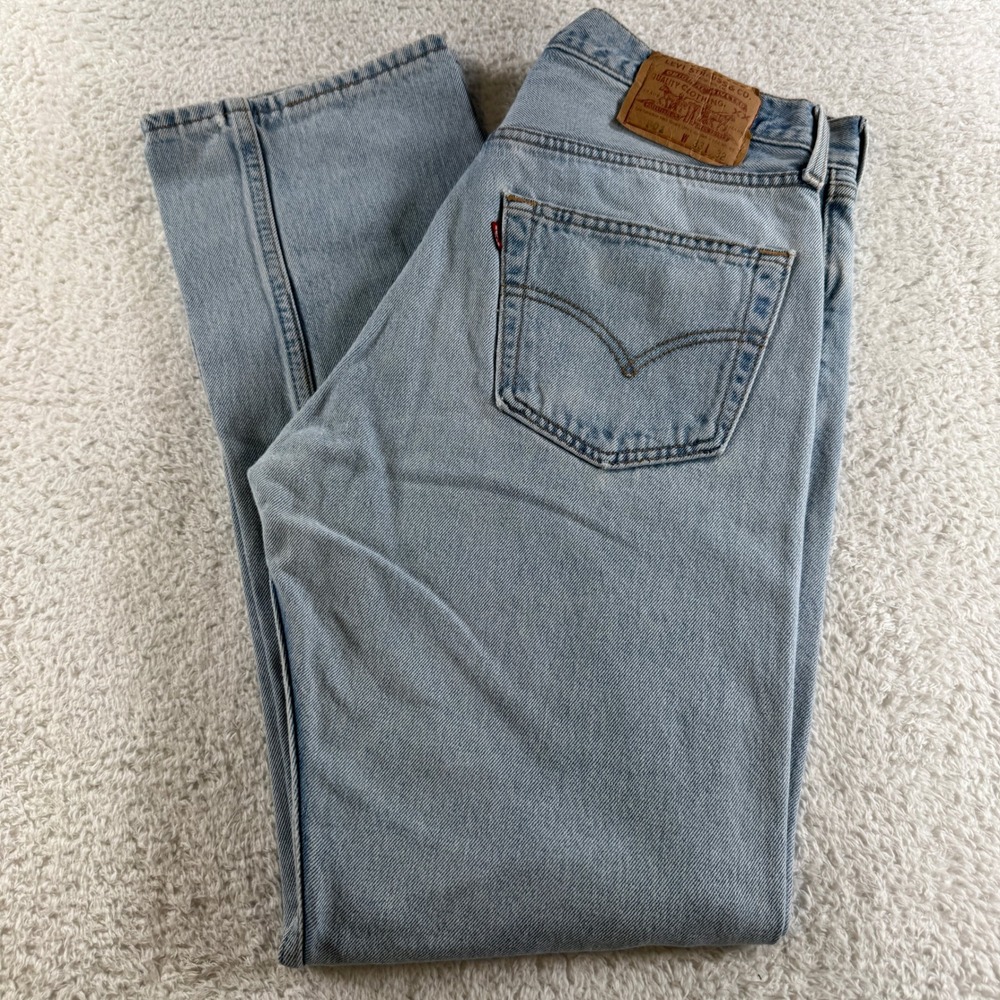 Vtg Levi's 501 Jeans 33x32 (fit 32x31) Blue 90's Button Fly Made in USA Light